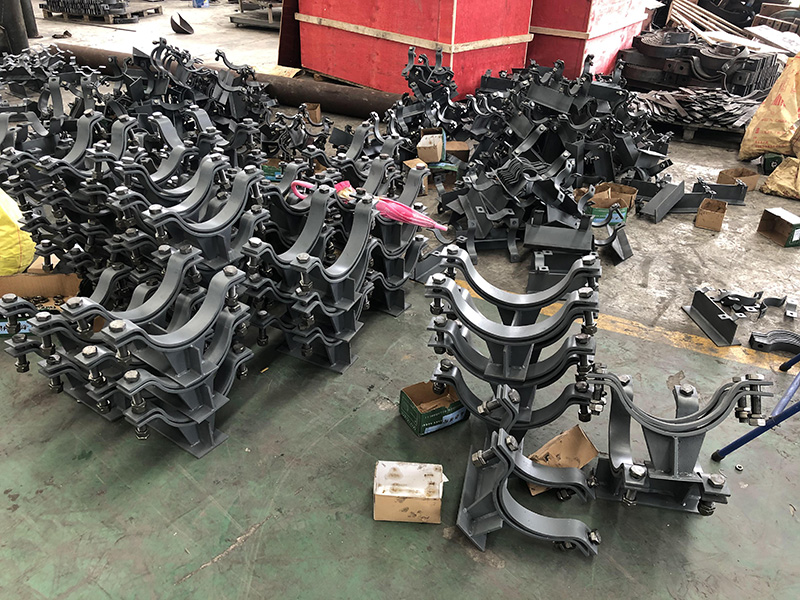 J4型化工管托